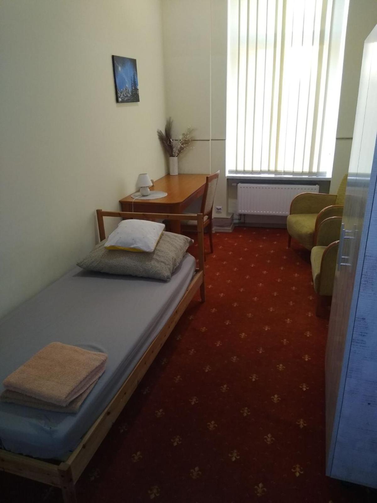 Hostel Kwadrans Gliwice Exteriör bild