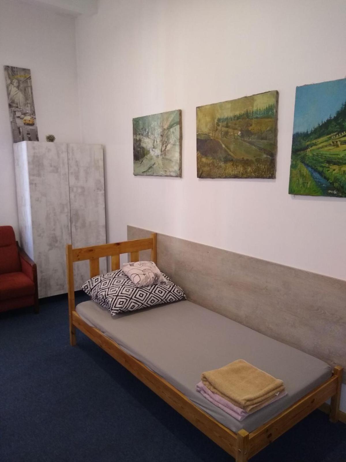 Hostel Kwadrans Gliwice Exteriör bild